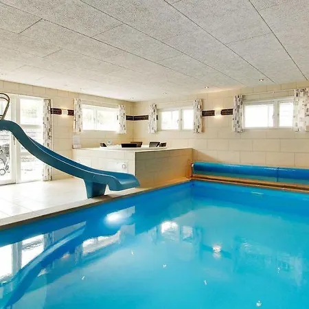 Egsmark Strand Sleeps 24 Pool Wifi *